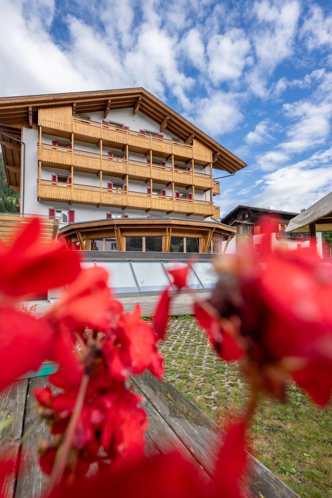 Hotel Crepei Pozza di Fassa Zewnętrze zdjęcie